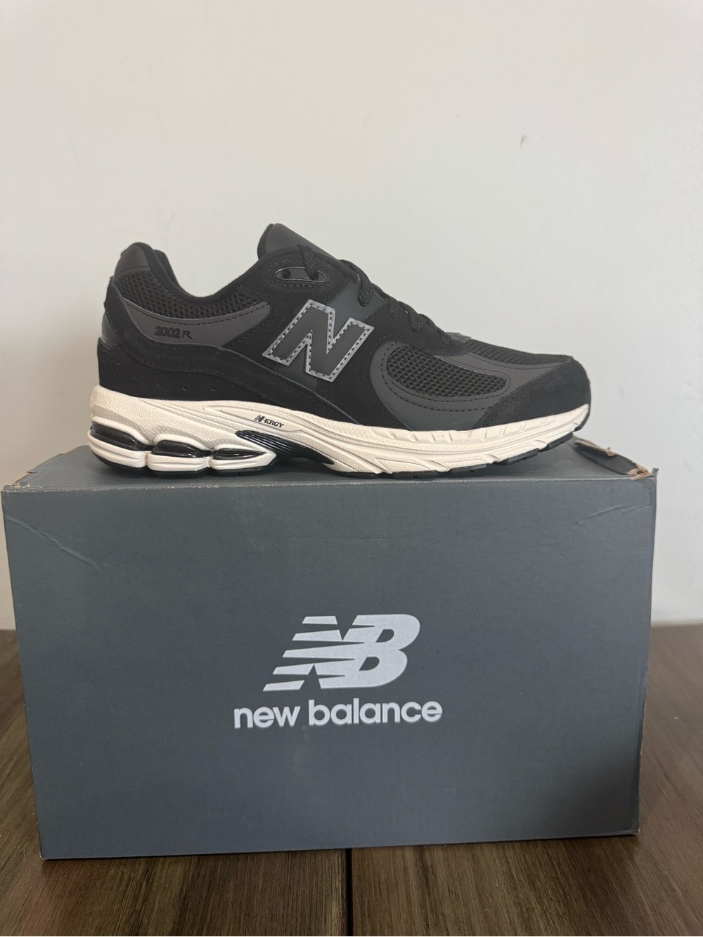 NEW BALANCE 2002R BLACK PHANTOM YOUTH RUNNING SHOES